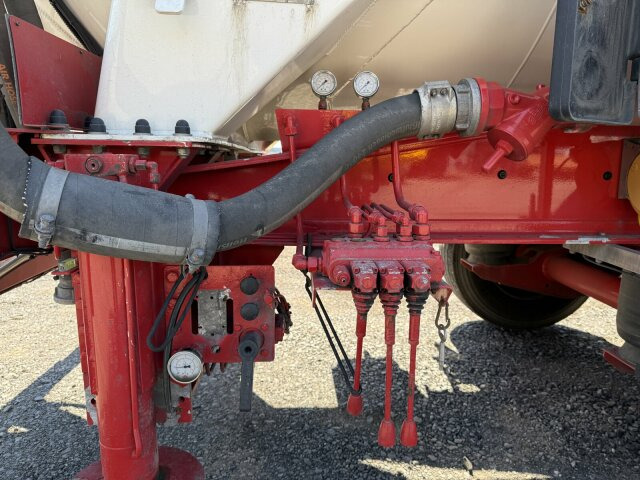 Feldbinder KIP 60.3 Silo 60.000 L 3 Achse ADR - Citerne pulvérulente: photos 2 Feldbinder KIP 60.3 Silo 60.000 L 3 Achse ADR - Citerne pulvérulente: photos 2