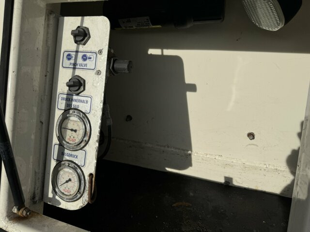 Feldbinder O.ME.P.S Silo Auflieger 27 m³ - Asche, Gülle - Citerne pulvérulente: photos 2 Feldbinder O.ME.P.S Silo Auflieger 27 m³ - Asche, Gülle - Citerne pulvérulente: photos 2