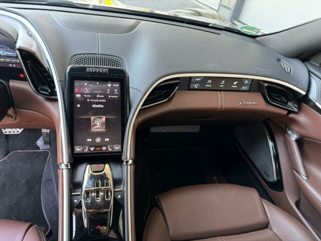 Ferrari Roma Coupe Schwarz - Coupé: photos 4 Ferrari Roma Coupe Schwarz - Coupé: photos 4