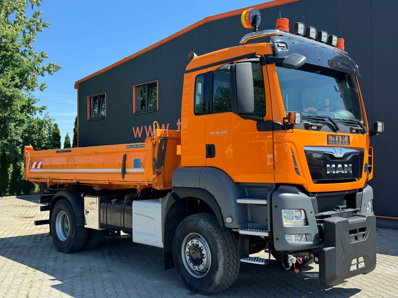MAN TGS 18.320 4x4 BL Euro 6 Kipper + Winterdienst - Camion benne: photos 1 MAN TGS 18.320 4x4 BL Euro 6 Kipper + Winterdienst - Camion benne: photos 1