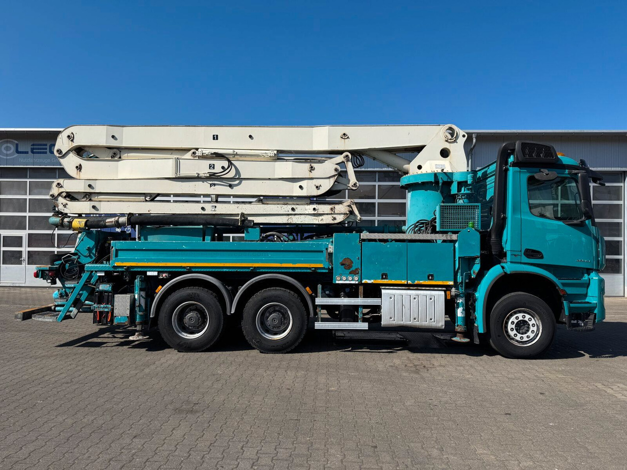 Mercedes-Benz AROCS 2844 6x4 Euro 6 Betonpumpe SERMAC 5Z33 - Camion pompe: photos 3 Mercedes-Benz AROCS 2844 6x4 Euro 6 Betonpumpe SERMAC 5Z33 - Camion pompe: photos 3