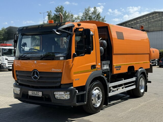 Mercedes-Benz ATEGO 1323 4x2 Kehrmaschine FAUN Viajet 6R/H - Balayeuse de voirie: photos 4 Mercedes-Benz ATEGO 1323 4x2 Kehrmaschine FAUN Viajet 6R/H - Balayeuse de voirie: photos 4