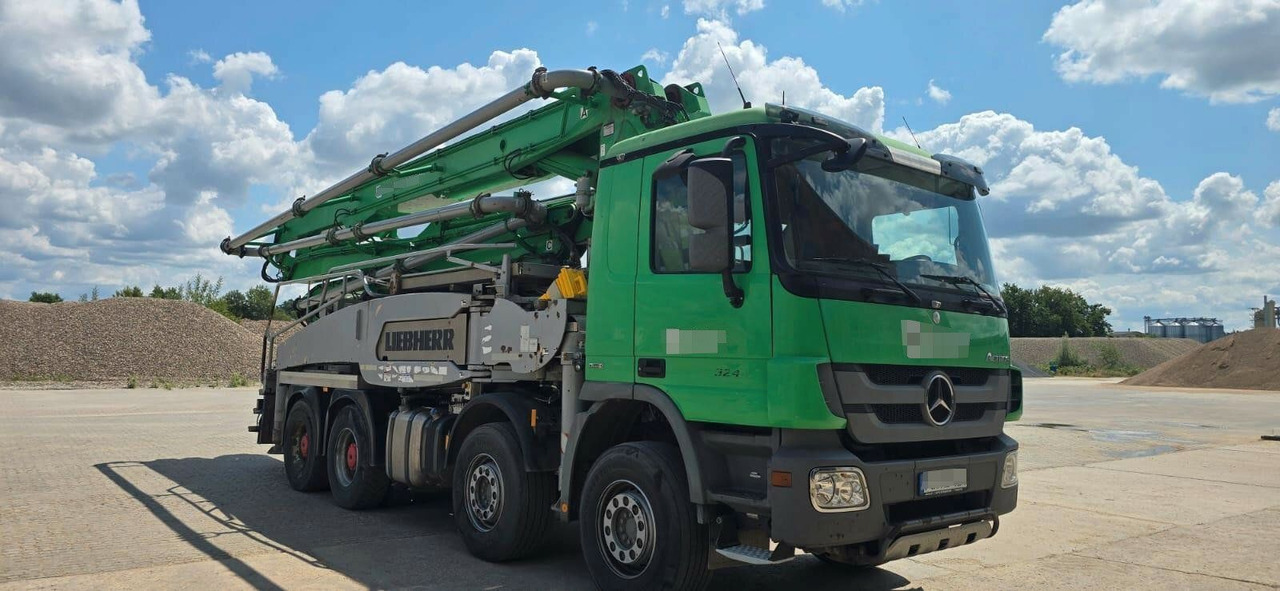 Mercedes-Benz Actros 3241 8x4 Betonpumpe Liebherr 36Z4 - Camion pompe: photos 2 Mercedes-Benz Actros 3241 8x4 Betonpumpe Liebherr 36Z4 - Camion pompe: photos 2