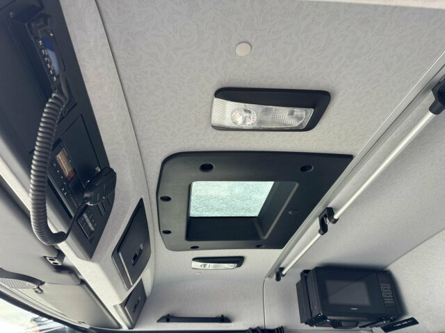 Mercedes-Benz Arocs 3253 8x4 Abrollkipper Kran Palfinger 37002 - Camion ampliroll, Camion grue: photos 5 Mercedes-Benz Arocs 3253 8x4 Abrollkipper Kran Palfinger 37002 - Camion ampliroll, Camion grue: photos 5