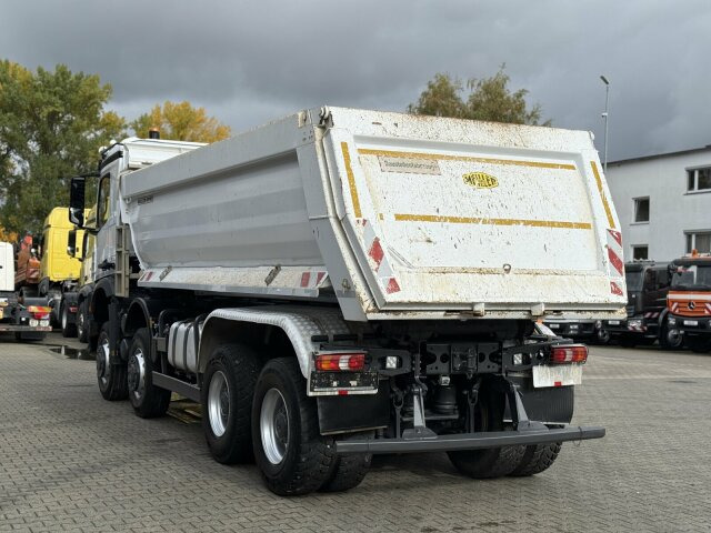 Camion benne Mercedes-Benz Arocs 4145 8x8 Muldenkipper MEILLER: photos 11