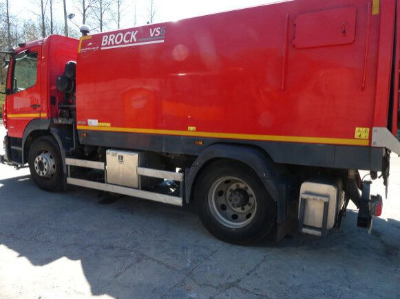 Balayeuse de voirie Mercedes-Benz Atego 1324 4x2 Kehrmaschine BROCK HD Anlage: photos 6
