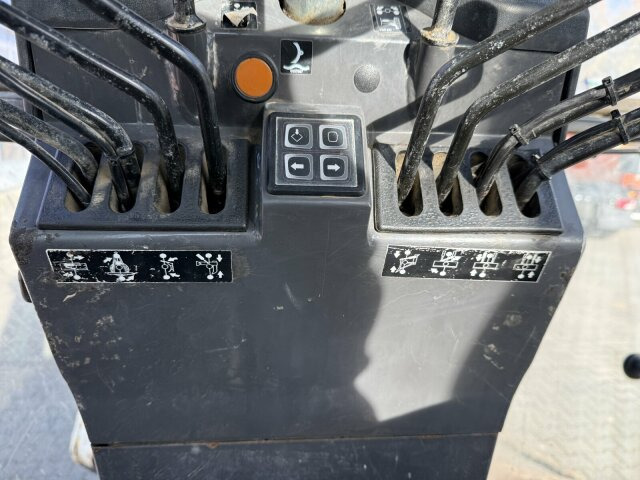 New Holland F106.6A alrrad 6x6 Grader 12 Ton - 10.700 Std - Niveleuse: photos 5 New Holland F106.6A alrrad 6x6 Grader 12 Ton - 10.700 Std - Niveleuse: photos 5