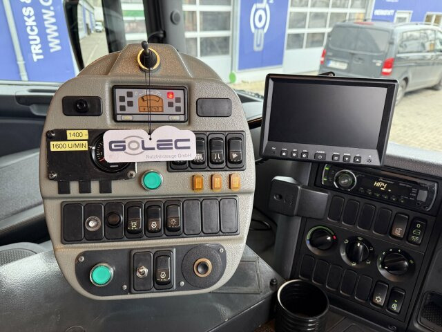 Scania P230 Kehrmaschine Johnston VT605- 6 M³ - Balayeuse de voirie: photos 4 Scania P230 Kehrmaschine Johnston VT605- 6 M³ - Balayeuse de voirie: photos 4