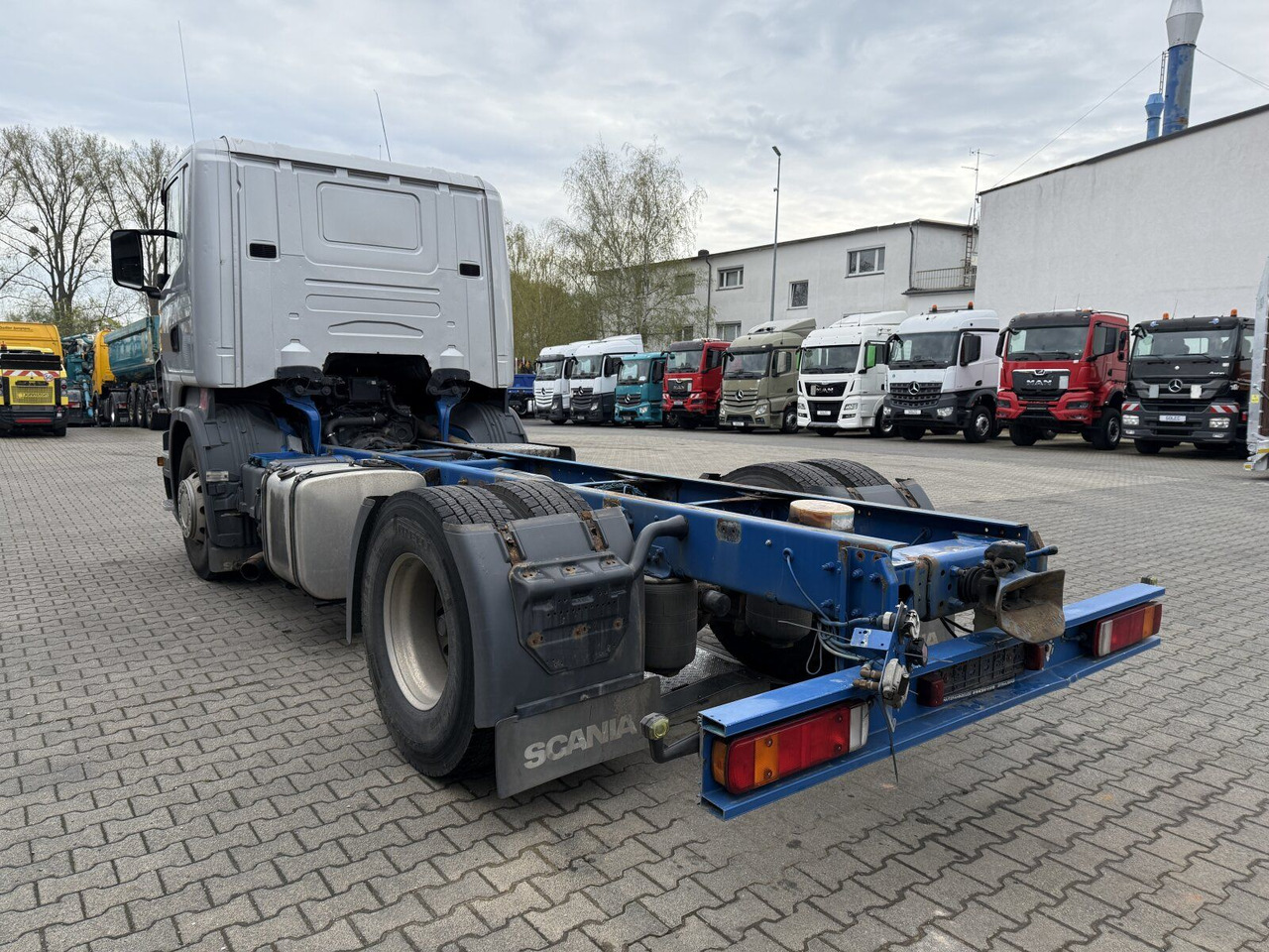 Scania R 420 Tankwagen ADR Fahrgestell Retarder Volluft - Châssis cabine: photos 5 Scania R 420 Tankwagen ADR Fahrgestell Retarder Volluft - Châssis cabine: photos 5