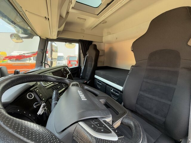 Iveco S-WAY 4x4H Zugmaschine Euro 6 *Kippauflieger - Tracteur routier: photos 5 Iveco S-WAY 4x4H Zugmaschine Euro 6 *Kippauflieger - Tracteur routier: photos 5