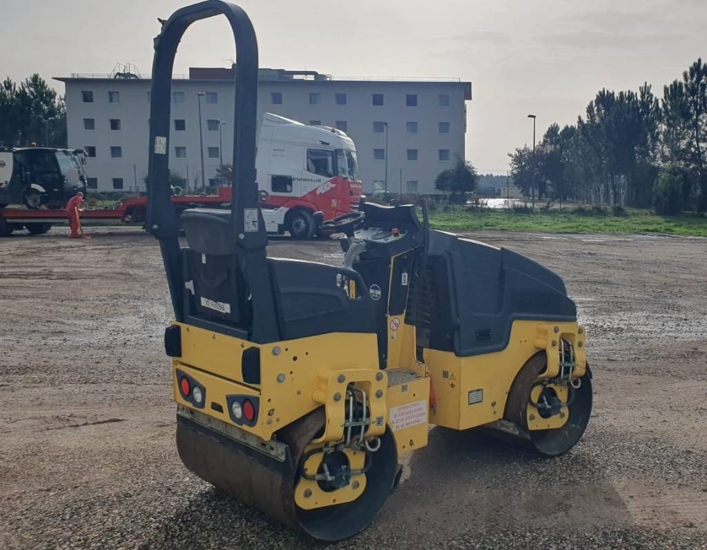 Bomag BW 100 AD M-5 - Rouleau compresseur: photos 2 Bomag BW 100 AD M-5 - Rouleau compresseur: photos 2