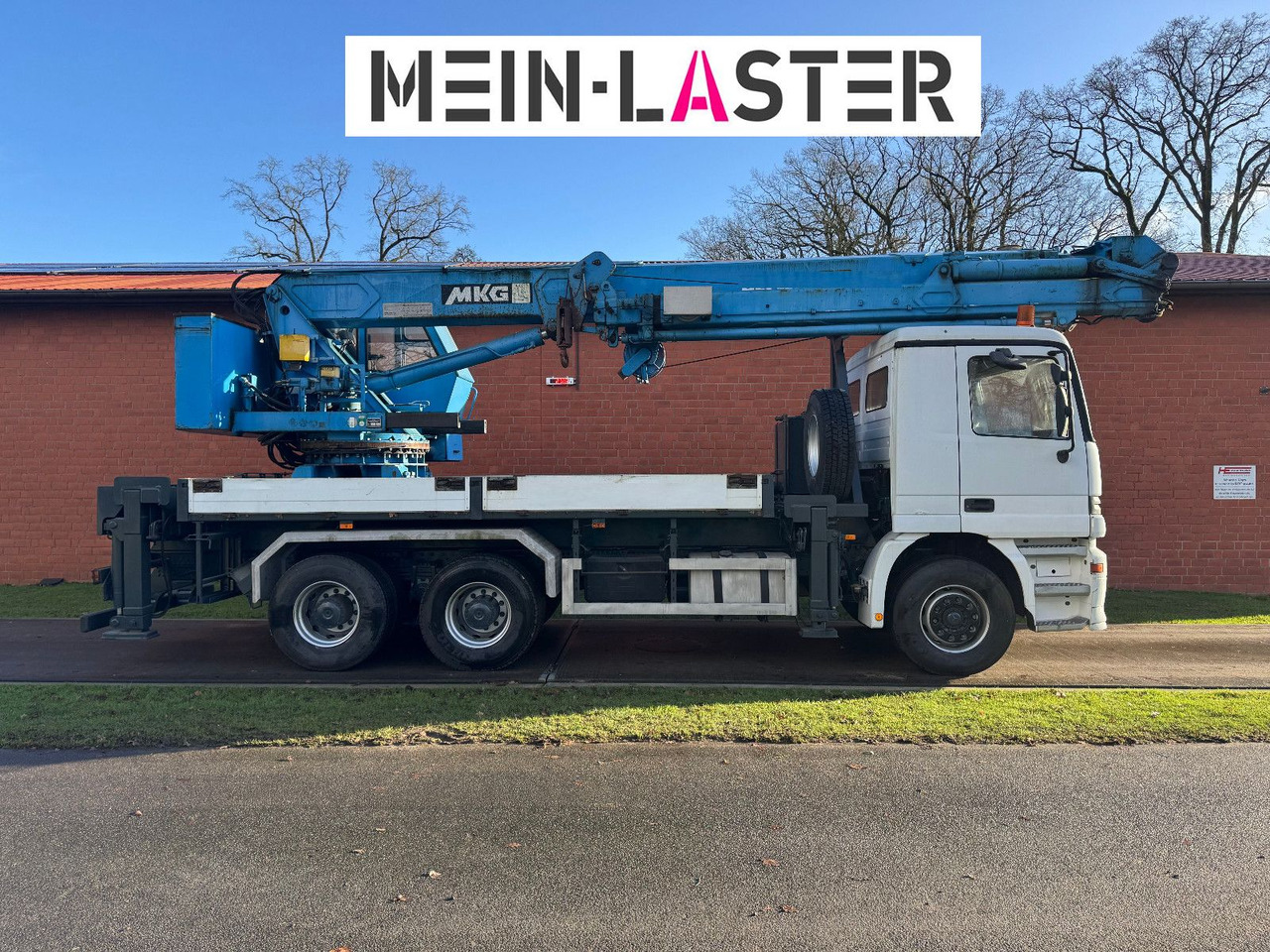 Mercedes-Benz 3335 V6 MKG 550 Ta2-a2 -46m 420 kg Funk - Camion grue: photos 4 Mercedes-Benz 3335 V6 MKG 550 Ta2-a2 -46m 420 kg Funk - Camion grue: photos 4