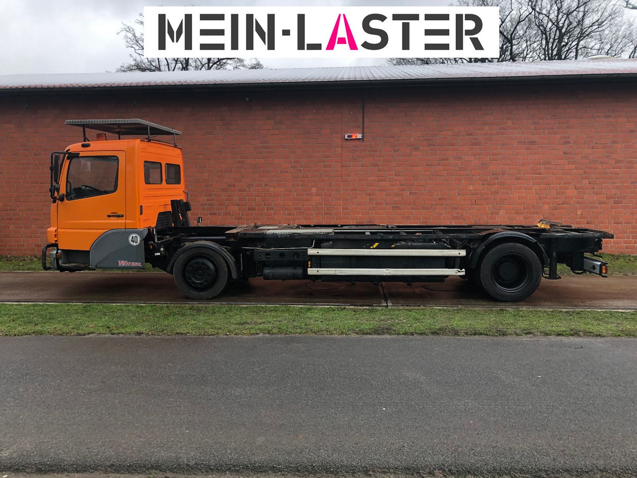 Mercedes-Benz Kamag Wiesel Umsetzter Sattelplatte - Camion porte-conteneur/ Caisse mobile: photos 5 Mercedes-Benz Kamag Wiesel Umsetzter Sattelplatte - Camion porte-conteneur/ Caisse mobile: photos 5