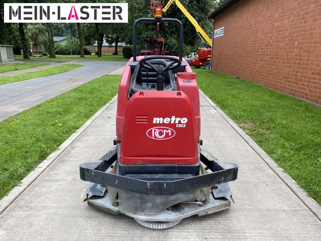 RCM Metro 1303 N Scheuersaugmaschine /3x Teller RCM Metro 1303 N Scheuersaugmaschine /3x Teller - Autolaveuse: photos 2 RCM Metro 1303 N Scheuersaugmaschine /3x Teller RCM Metro 1303 N Scheuersaugmaschine /3x Teller - Autolaveuse: photos 2