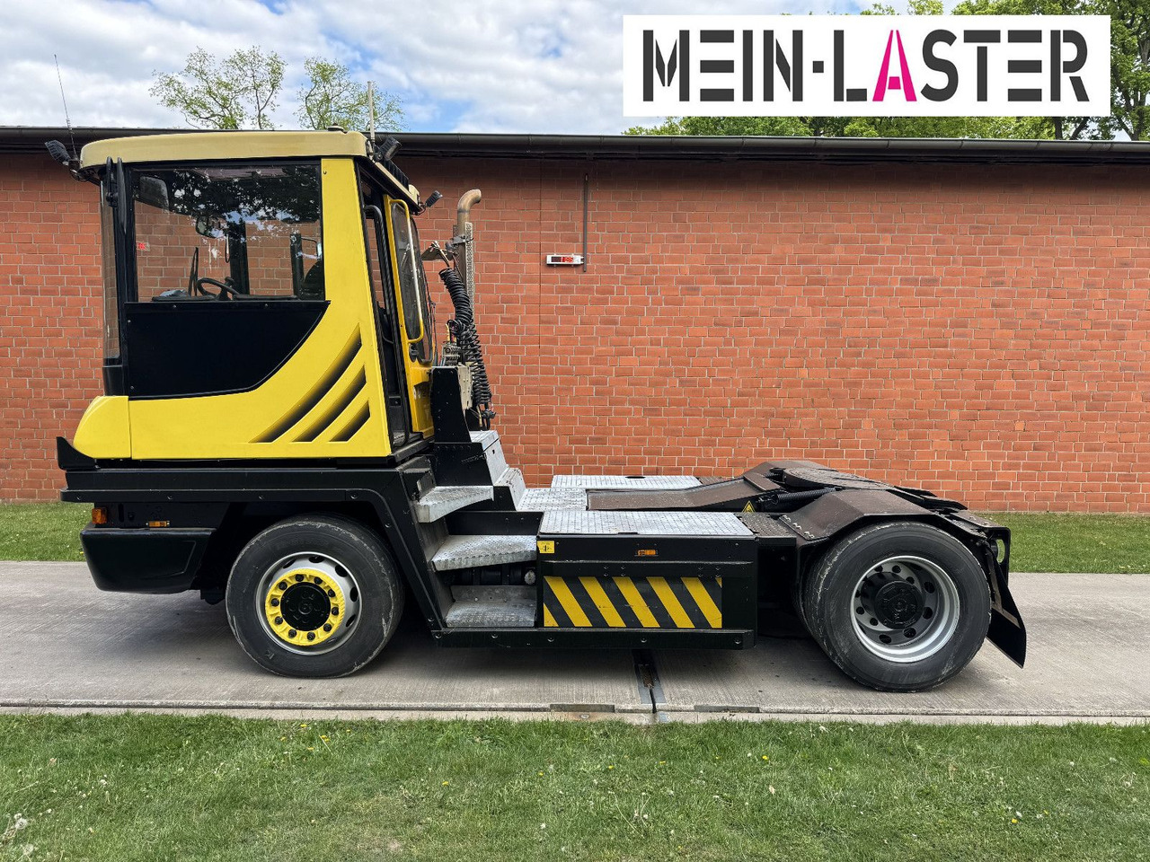 Terberg RORO 4x4 RT 223 Terminal 140.000 kg - Tracteur routier: photos 4 Terberg RORO 4x4 RT 223 Terminal 140.000 kg - Tracteur routier: photos 4