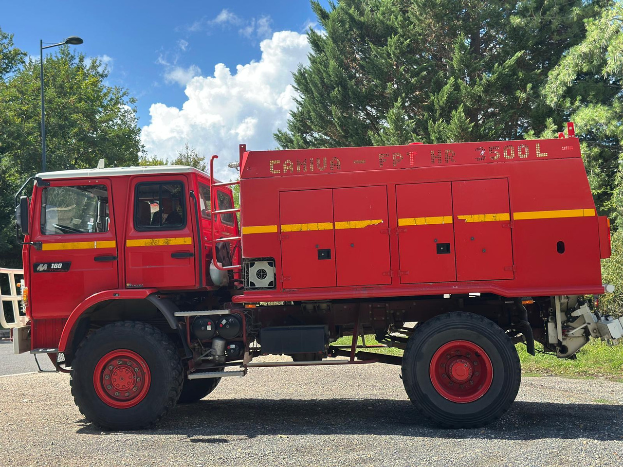 RENAULT M180 - Camion de pompier: photos 4 RENAULT M180 - Camion de pompier: photos 4