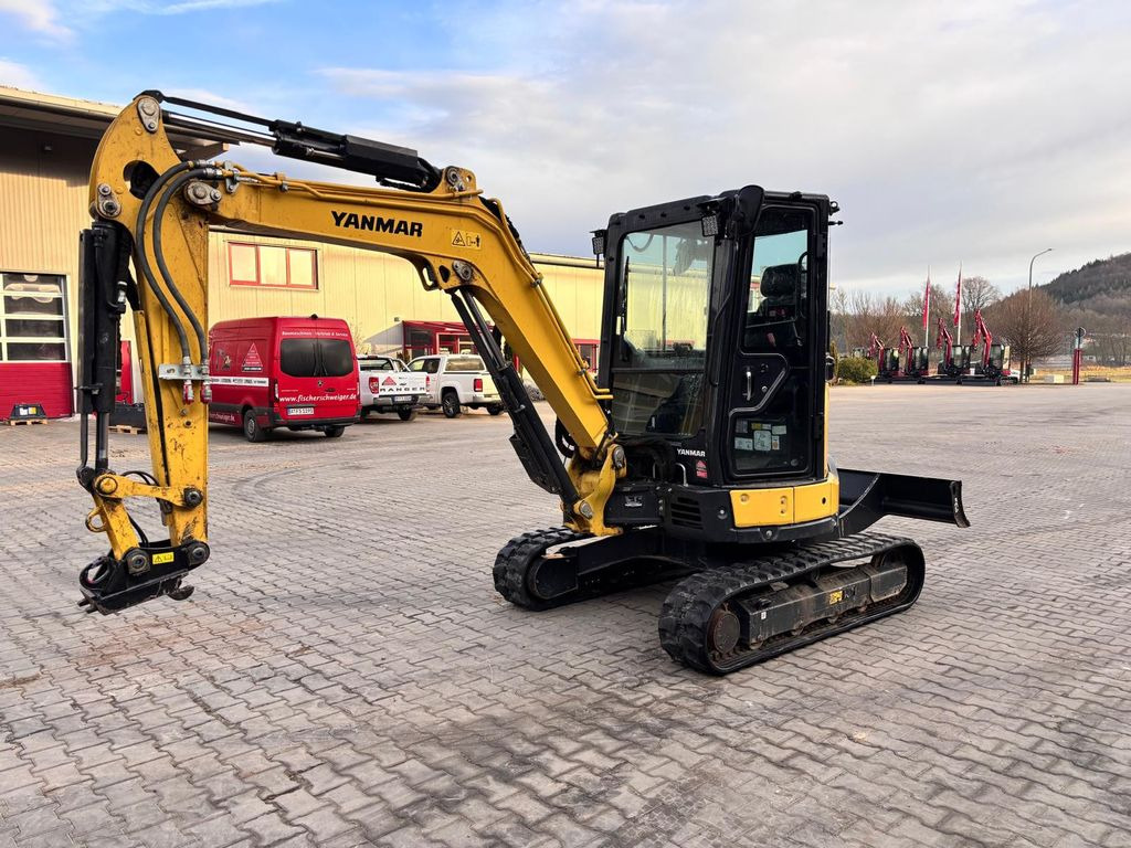 Yanmar Vio38-6 - Mini pelle: photos 1 Yanmar Vio38-6 - Mini pelle: photos 1