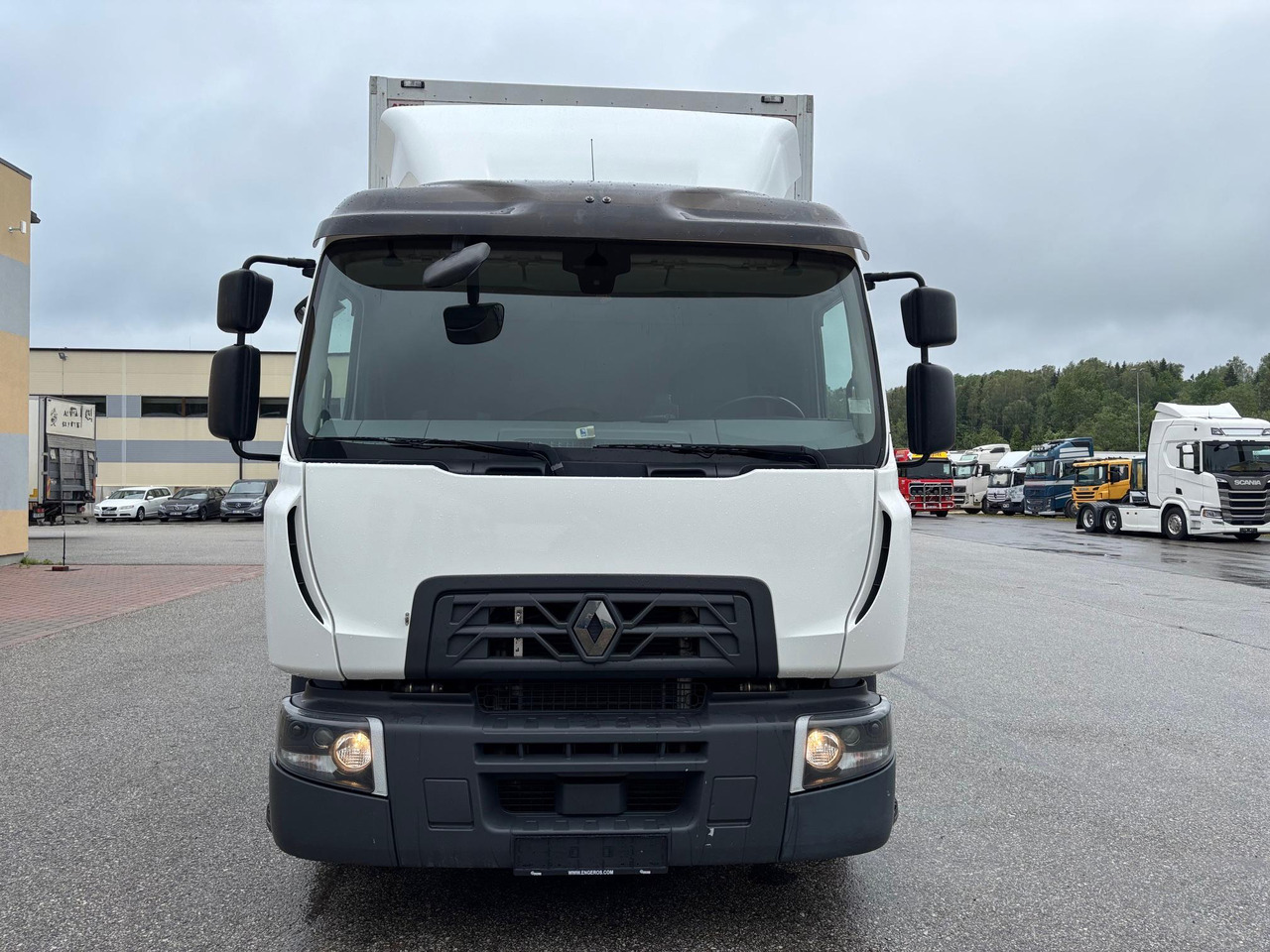 RENAULT D WIDE 320 - Camion fourgon: photos 2 RENAULT D WIDE 320 - Camion fourgon: photos 2