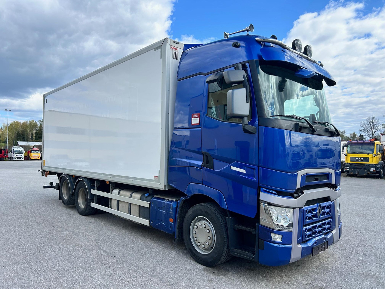 RENAULT T520 - Camion fourgon: photos 1 RENAULT T520 - Camion fourgon: photos 1