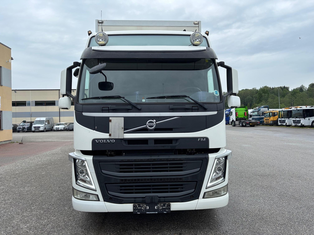 VOLVO FM330 - Camion fourgon: photos 2 VOLVO FM330 - Camion fourgon: photos 2