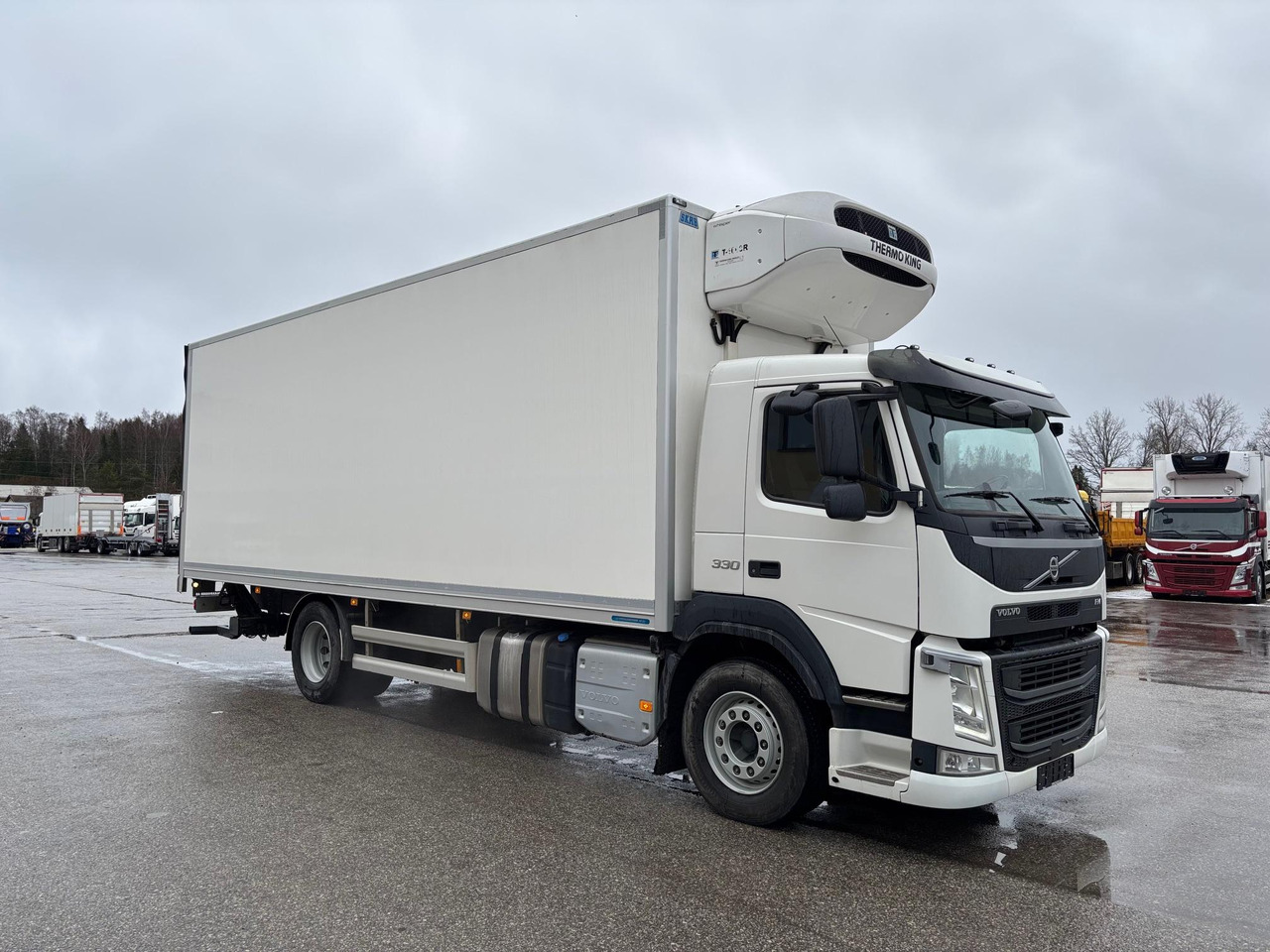 VOLVO FM330 - Camion frigorifique: photos 1 VOLVO FM330 - Camion frigorifique: photos 1