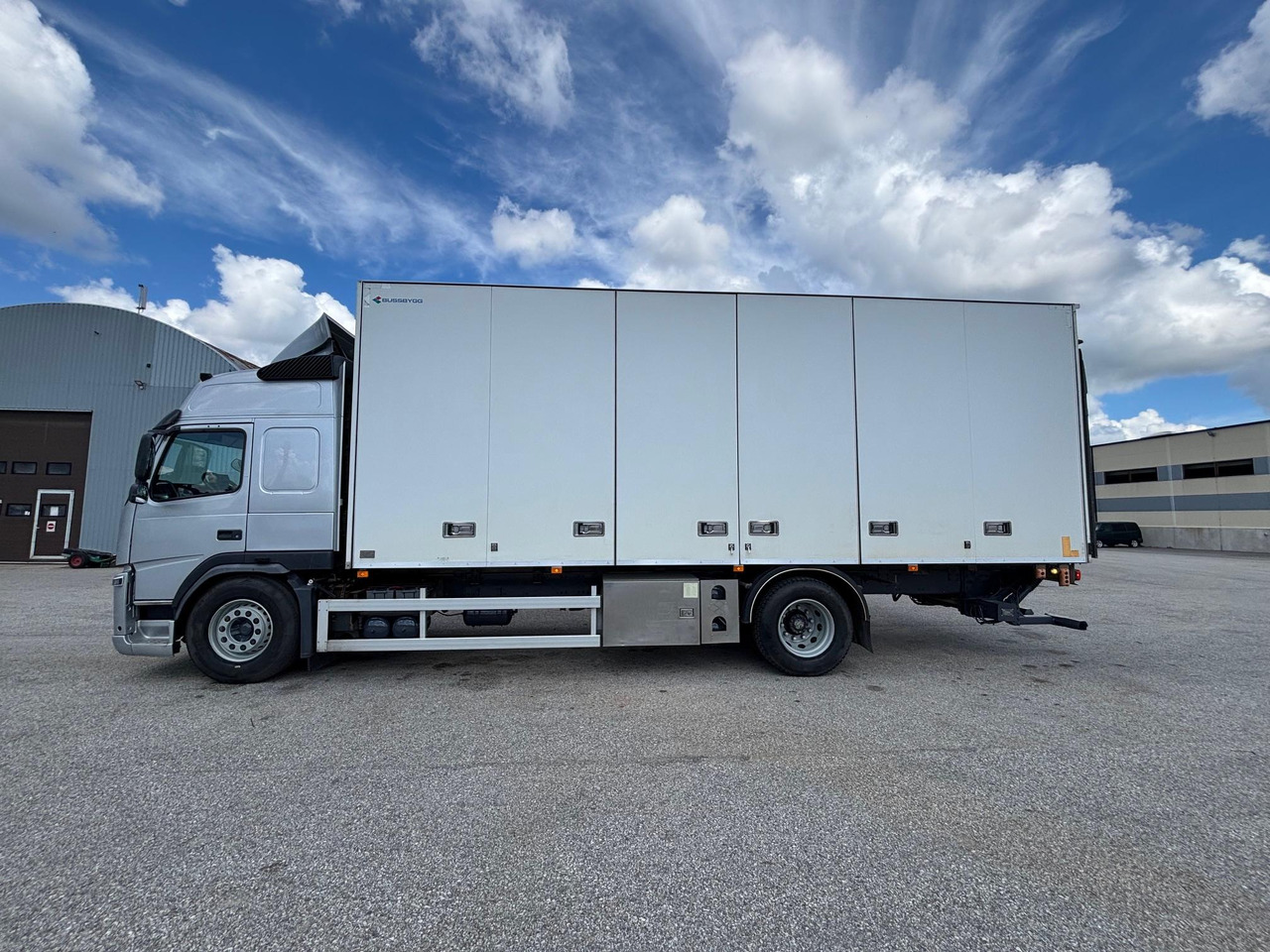 VOLVO FM330 - Camion fourgon: photos 5 VOLVO FM330 - Camion fourgon: photos 5