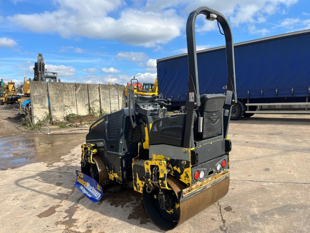 Bomag BW 100 AD M-5 - Rouleau compresseur: photos 4 Bomag BW 100 AD M-5 - Rouleau compresseur: photos 4