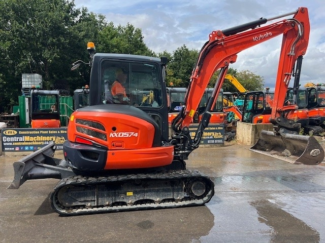 Kubota KX 057-4 - Mini pelle: photos 1 Kubota KX 057-4 - Mini pelle: photos 1