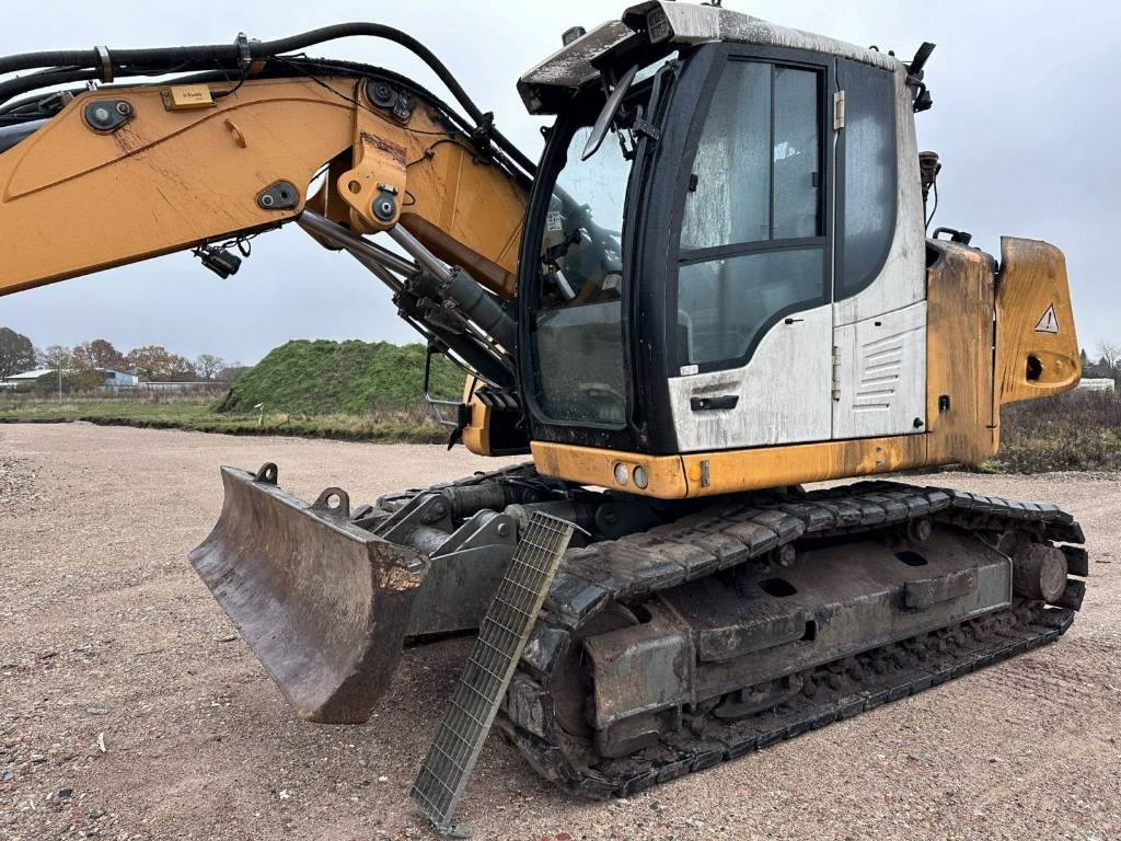 Liebherr 914 Compact for parts breaking dismantling - Pelle sur chenille: photos 3 Liebherr 914 Compact for parts breaking dismantling - Pelle sur chenille: photos 3