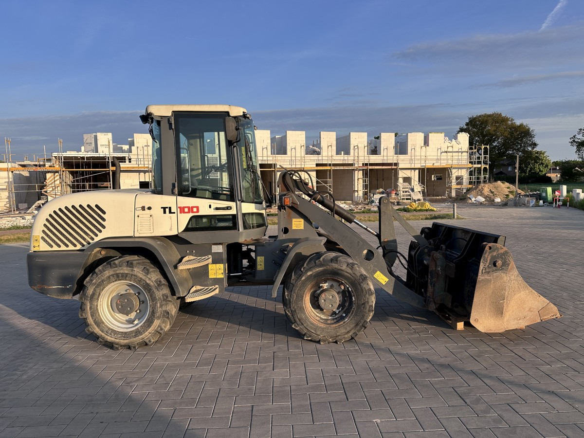 TEREX TL 100 - 30 Km/h Schaufel + Palettengabel Top ! - Chargeuse sur pneus: photos 2 TEREX TL 100 - 30 Km/h Schaufel + Palettengabel Top ! - Chargeuse sur pneus: photos 2