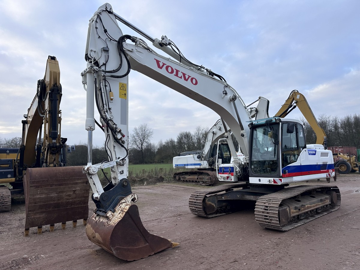 VOLVO EC 220 DL German machine! - Pelle: photos 3 VOLVO EC 220 DL German machine! - Pelle: photos 3