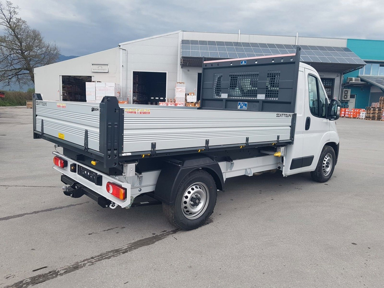 Fiat Ducato 35H L2H1 EKA 3-Seiten-Kipper 180 PS AHK - Utilitaire benne: photos 4 Fiat Ducato 35H L2H1 EKA 3-Seiten-Kipper 180 PS AHK - Utilitaire benne: photos 4