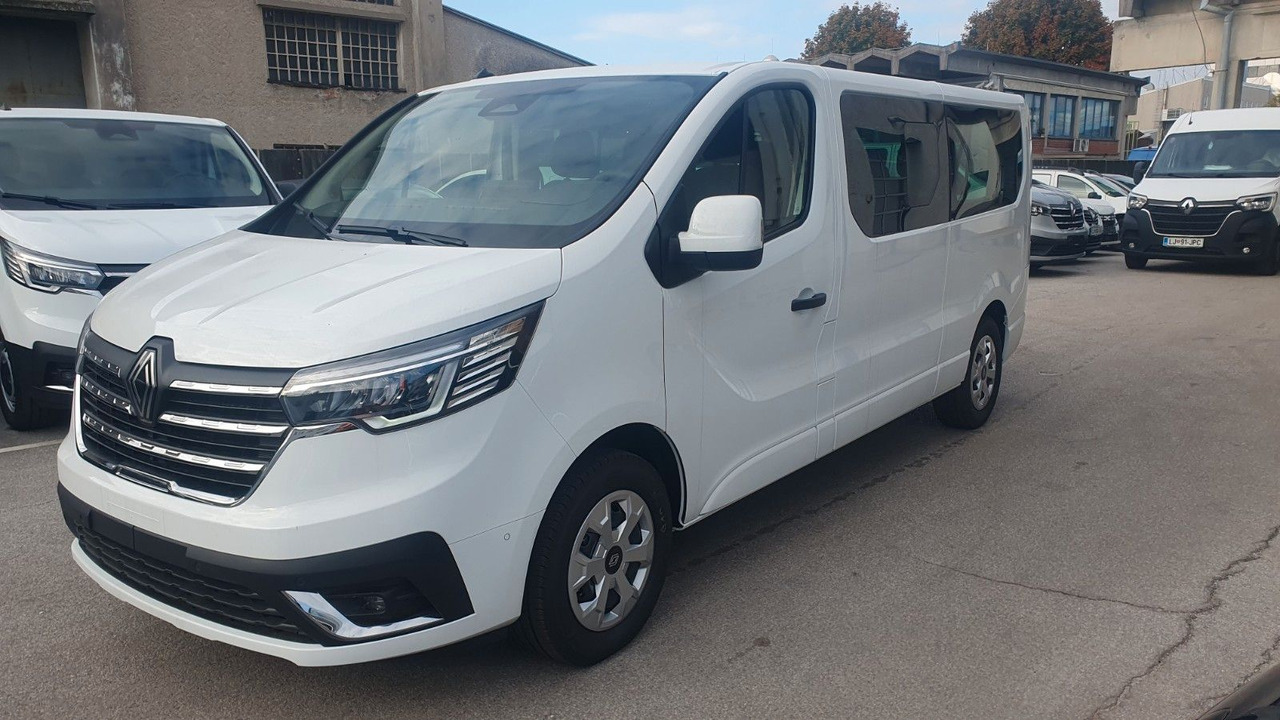 Renault Trafic Passenger Grand Intens dCi 150 - Transport de personnes: photos 1 Renault Trafic Passenger Grand Intens dCi 150 - Transport de personnes: photos 1