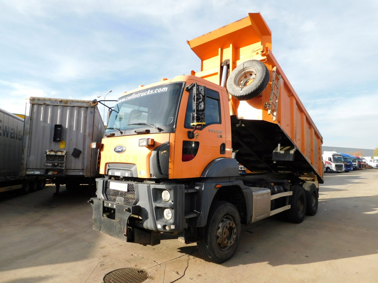 Ford 3542d 6x4 dcab e6 16s2230 - Camion benne: photos 1 Ford 3542d 6x4 dcab e6 16s2230 - Camion benne: photos 1