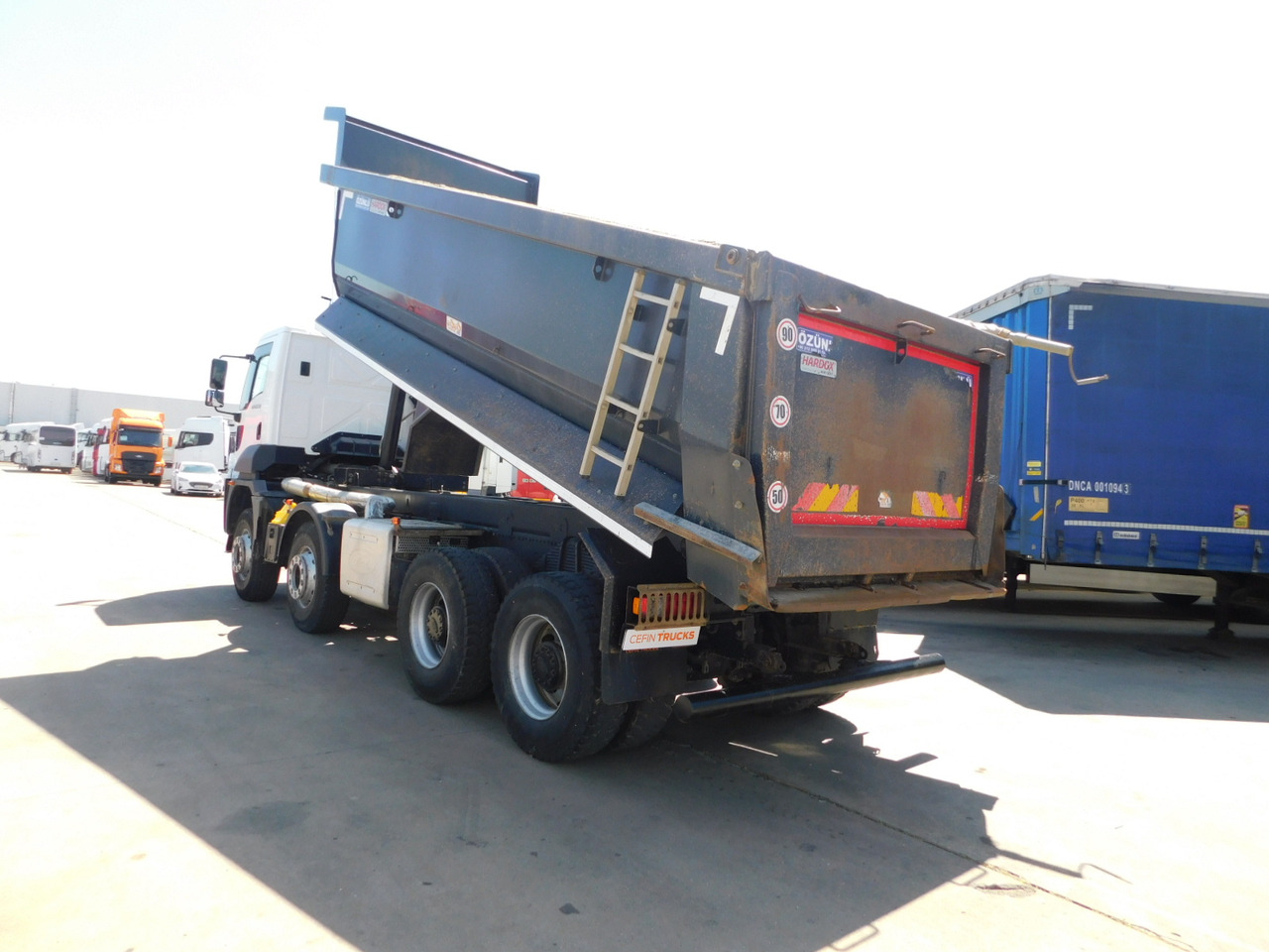 Ford 4142d 8x4 dcab e6 16s2230 - Camion benne: photos 4 Ford 4142d 8x4 dcab e6 16s2230 - Camion benne: photos 4