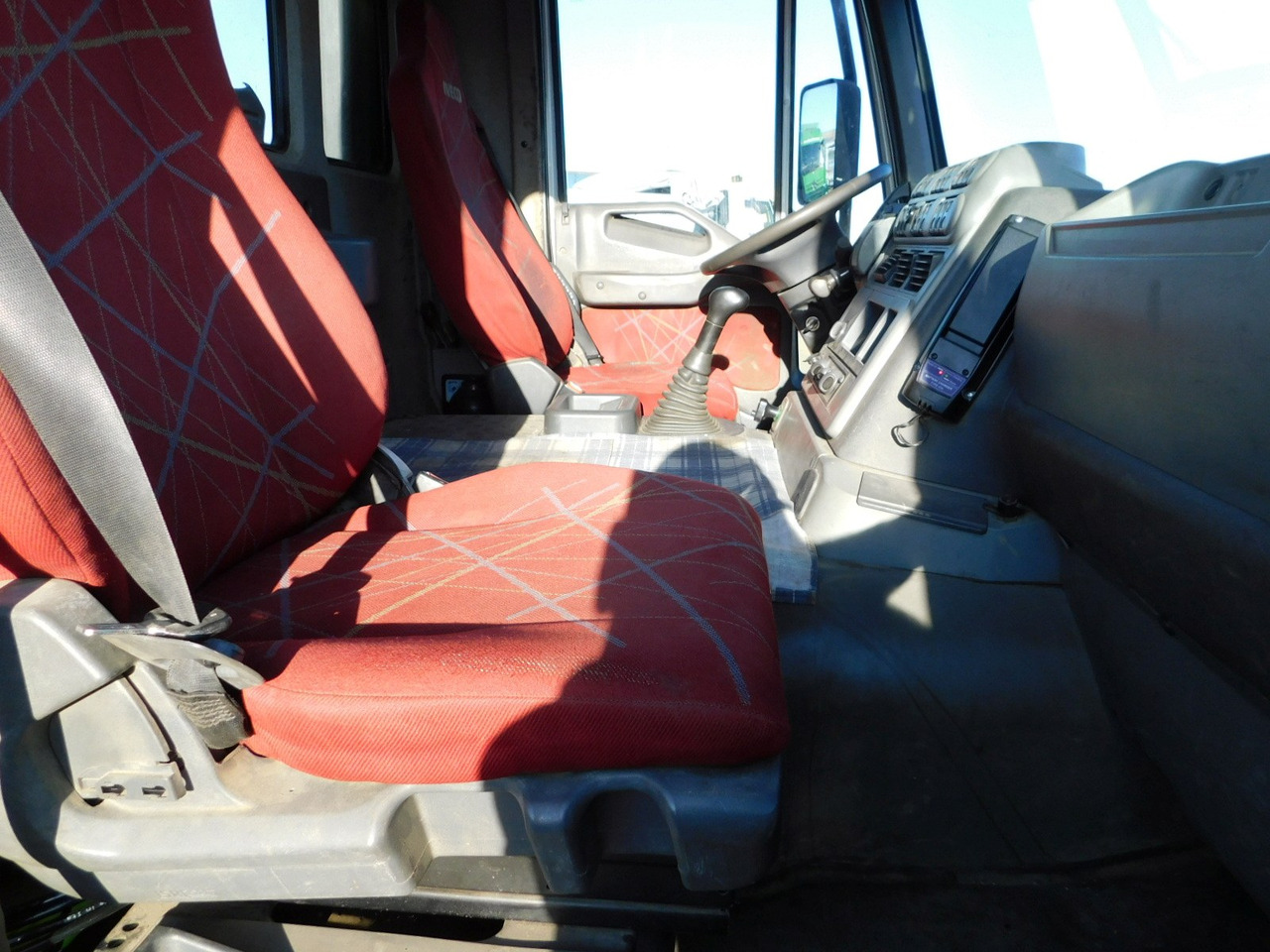 Iveco Magirus trakker - Camion plateau, Camion grue: photos 5 Iveco Magirus trakker - Camion plateau, Camion grue: photos 5
