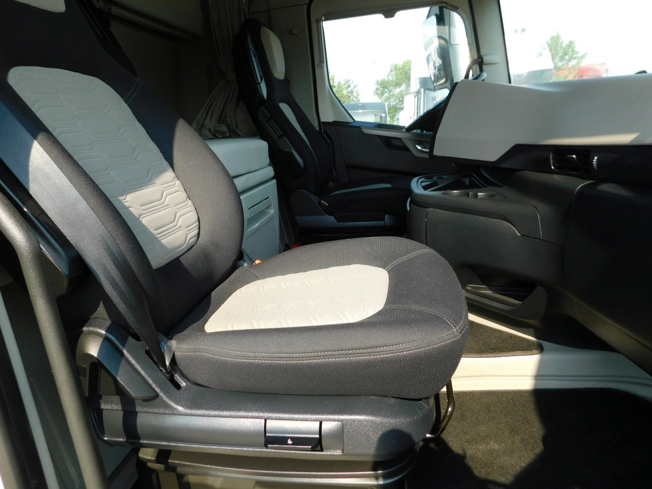 Ford F max 4x2 scab e6 12tx2620 ecotorq - Tracteur routier: photos 5 Ford F max 4x2 scab e6 12tx2620 ecotorq - Tracteur routier: photos 5