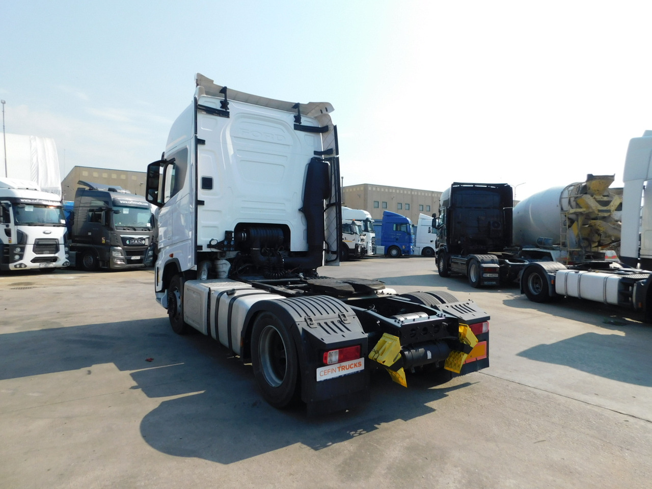 Ford F max 4x2 scab e6 12tx2620 ecotorq - Tracteur routier: photos 4 Ford F max 4x2 scab e6 12tx2620 ecotorq - Tracteur routier: photos 4