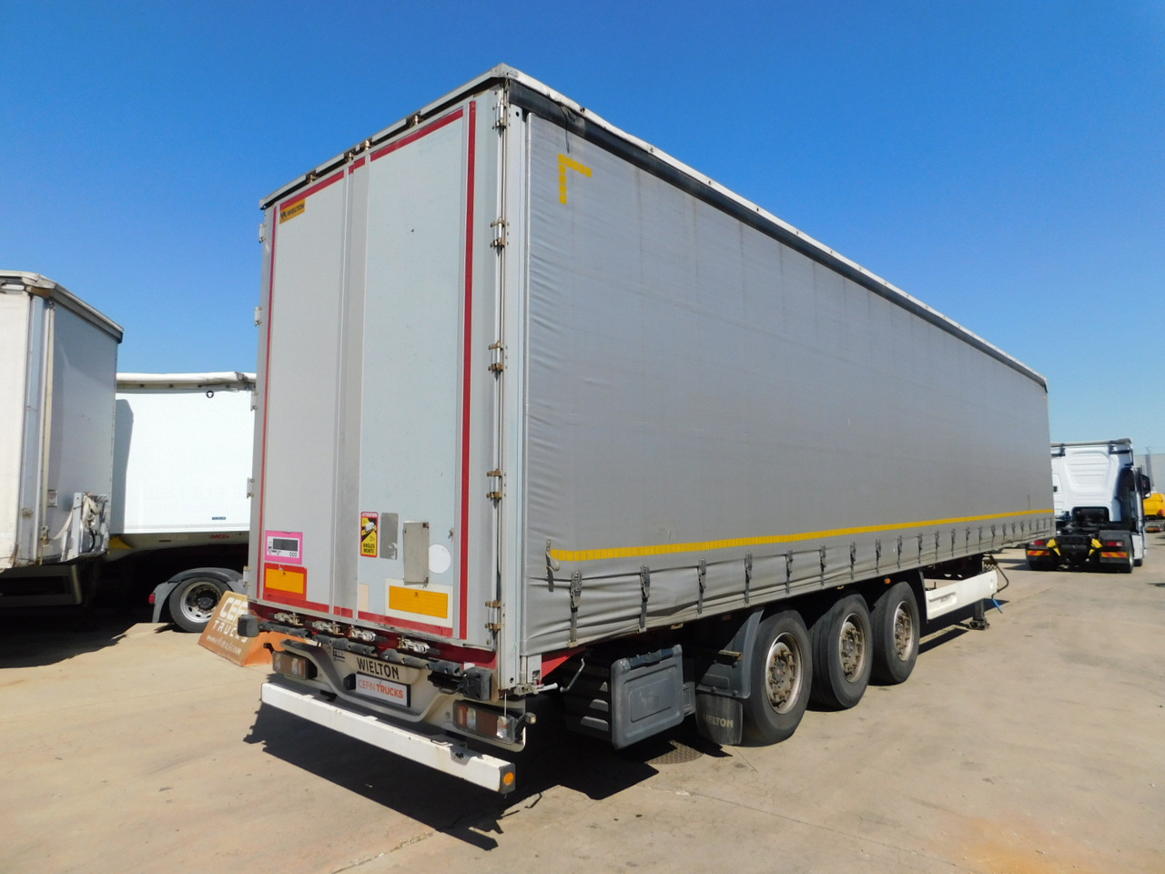 Wielton Ns3k - Semi-remorque rideaux coulissants: photos 3 Wielton Ns3k - Semi-remorque rideaux coulissants: photos 3