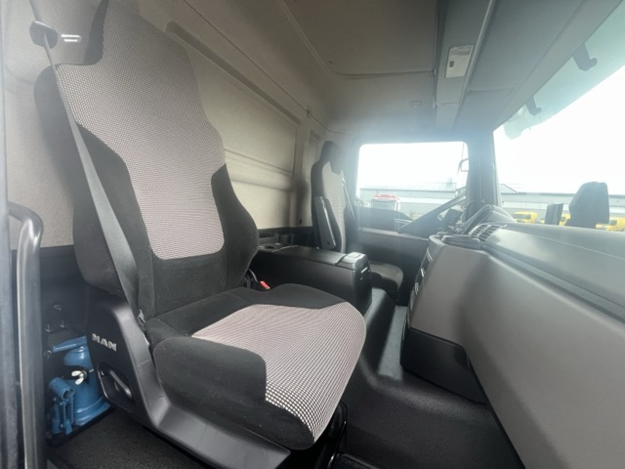 MAN TGM 15.290 4x2 LL Tiefkühler ATP 08.2028 Euro6 - Utilitaire frigorifique: photos 4 MAN TGM 15.290 4x2 LL Tiefkühler ATP 08.2028 Euro6 - Utilitaire frigorifique: photos 4