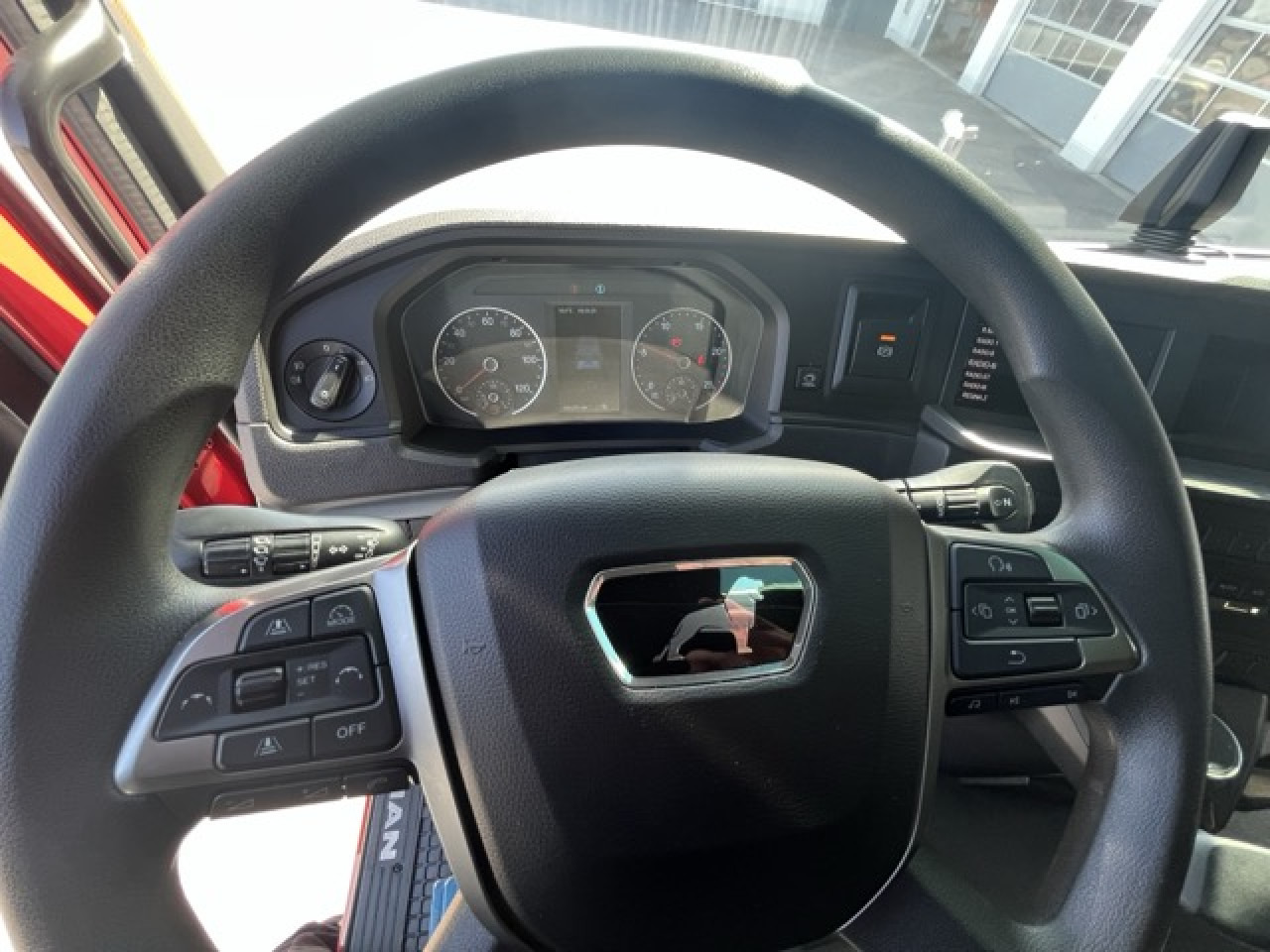 MAN TGX 26.470 6x2-4 LL - neu bereift Euro6 Intarder - Camion porte-conteneur/ Caisse mobile: photos 5 MAN TGX 26.470 6x2-4 LL - neu bereift Euro6 Intarder - Camion porte-conteneur/ Caisse mobile: photos 5