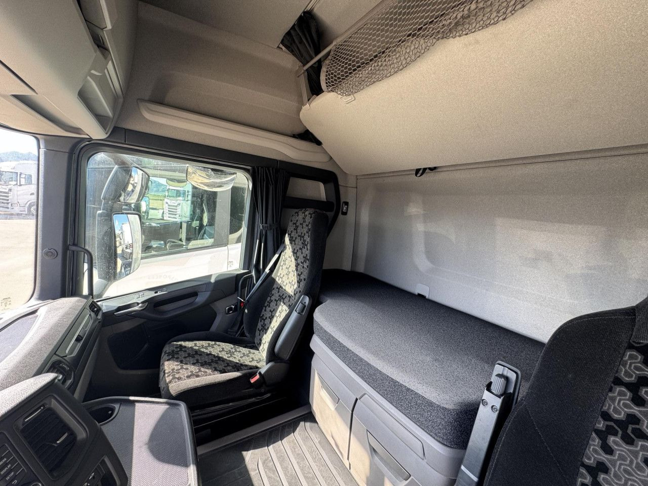 Tracteur routier Scania R 460: photos 12 Tracteur routier Scania R 460: photos 12