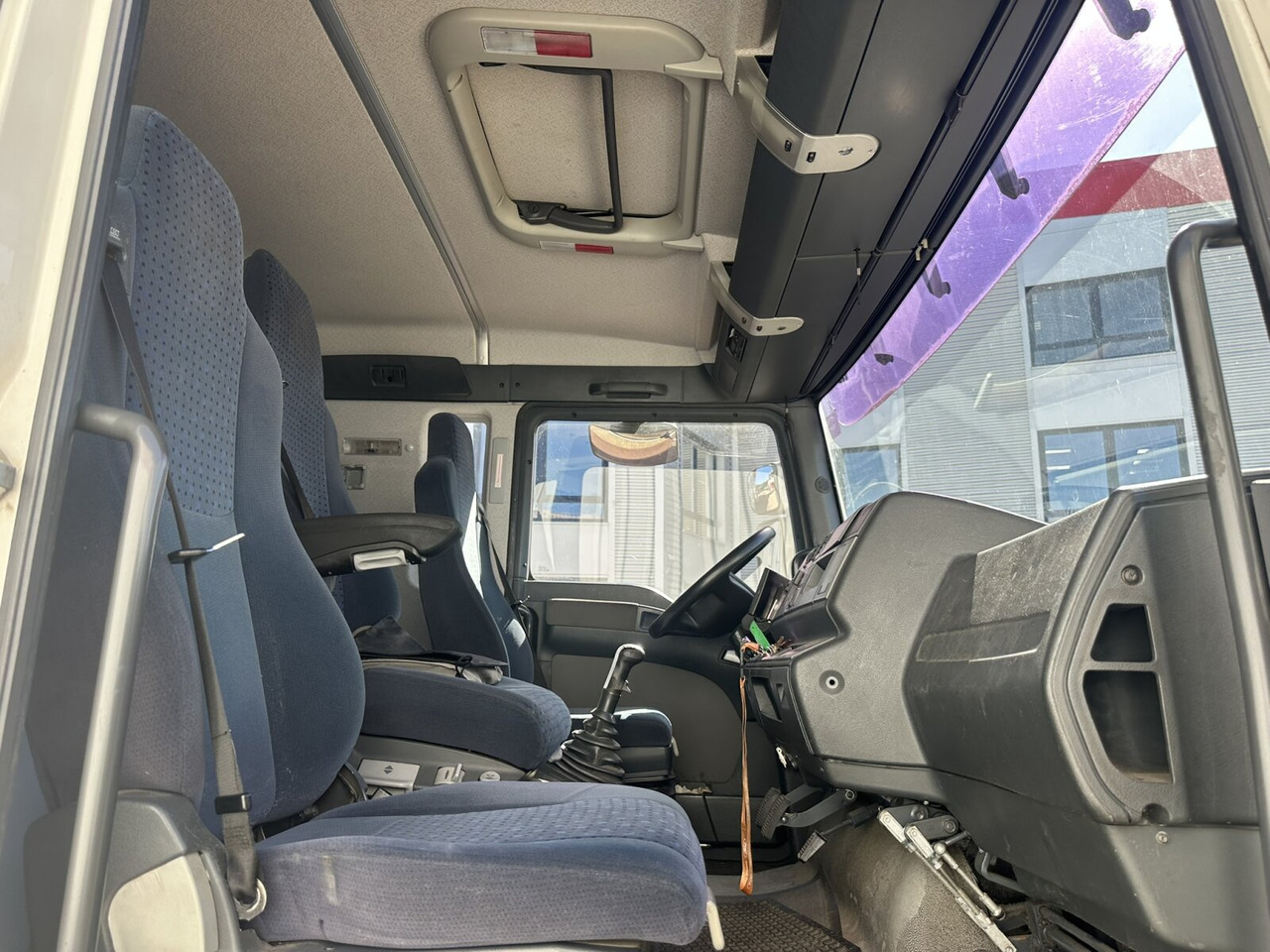 MAN TGA 18.360 LL 4x2 TGA 18.360 LL 4x2, Fahrschule - Camion: photos 3 MAN TGA 18.360 LL 4x2 TGA 18.360 LL 4x2, Fahrschule - Camion: photos 3