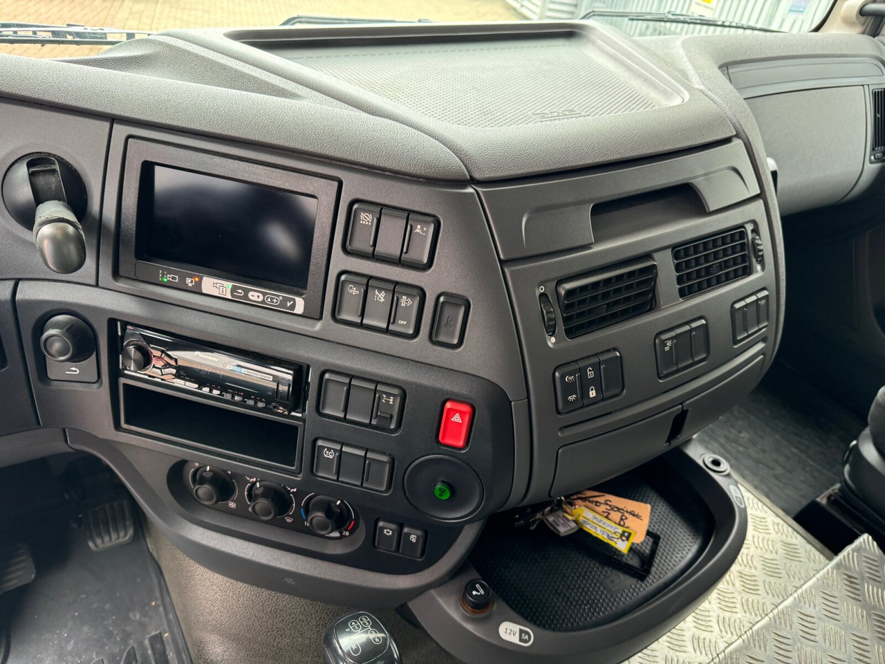 Camion plateau DAF XF 410 FA 4x2 XF 410 FA 4x2, Fahrschule, 2x AHK, 6 Sitze: photos 4