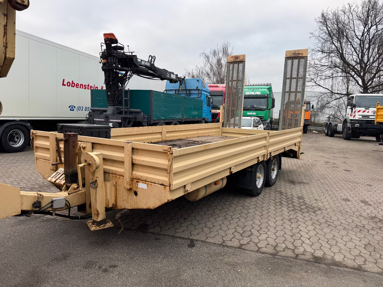 ETUE-TA 11,0 ETUE-TA 11,0 - Remorque porte-engin surbaissée: photos 1 ETUE-TA 11,0 ETUE-TA 11,0 - Remorque porte-engin surbaissée: photos 1