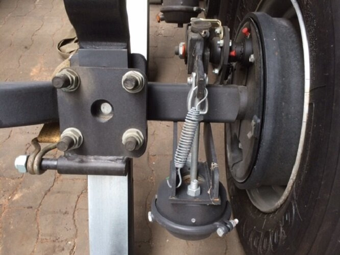 EuroCargo ML160E32 4x2 EuroCargo ML160E32 4x2 mit Teilen für Anhänger und Aufbauten - Camion porte-voitures: photos 4 EuroCargo ML160E32 4x2 EuroCargo ML160E32 4x2 mit Teilen für Anhänger und Aufbauten - Camion porte-voitures: photos 4