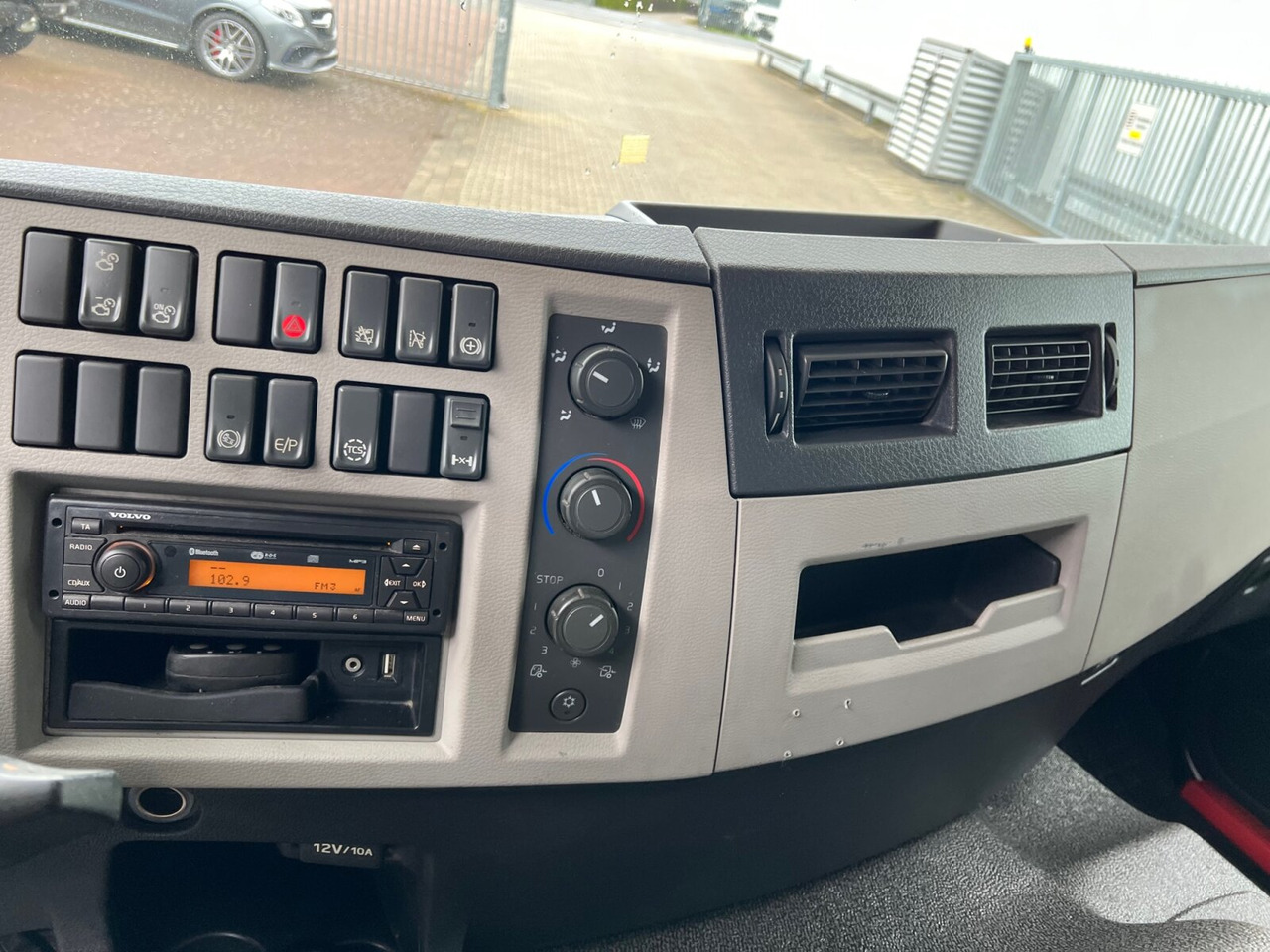FE 320 4x2 FE 320 4x2 mit Zepro LBW - Camion fourgon: photos 5 FE 320 4x2 FE 320 4x2 mit Zepro LBW - Camion fourgon: photos 5