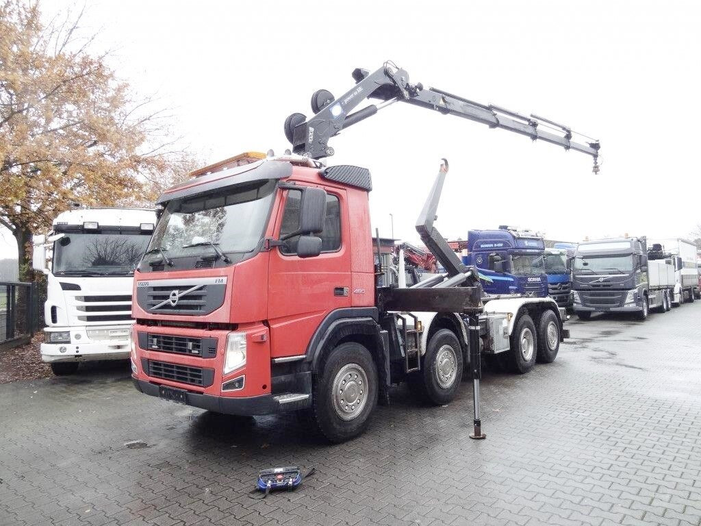 FM 460 8x2-6 FM 460 8x2-6, Lenk-/Liftachse, Kran HMF 2020-K4, Funk - Camion ampliroll, Camion grue: photos 1 FM 460 8x2-6 FM 460 8x2-6, Lenk-/Liftachse, Kran HMF 2020-K4, Funk - Camion ampliroll, Camion grue: photos 1