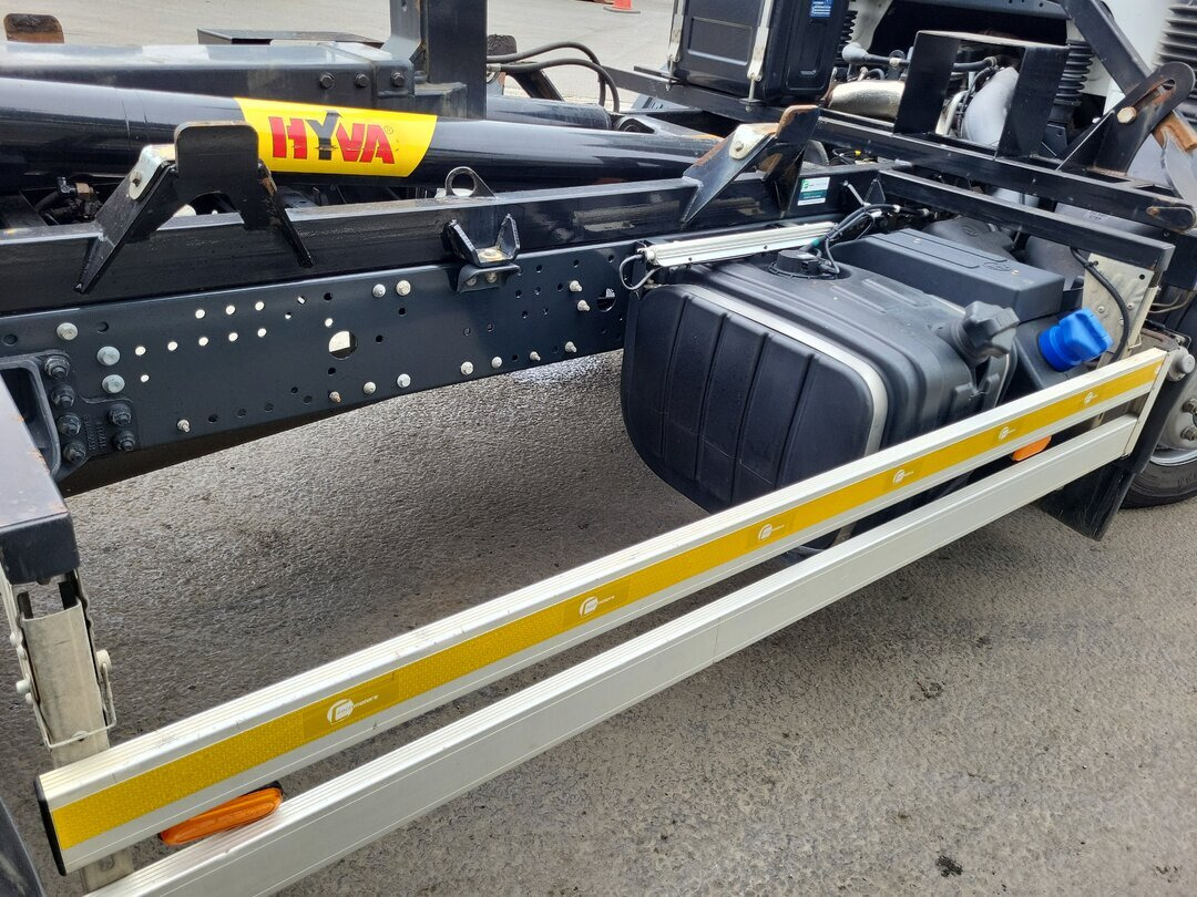 Camion ampliroll Iveco EuroCargo ML120E22 4x2 EuroCargo ML120E22 4x2, City-Abroller: photos 7 Camion ampliroll Iveco EuroCargo ML120E22 4x2 EuroCargo ML120E22 4x2, City-Abroller: photos 7