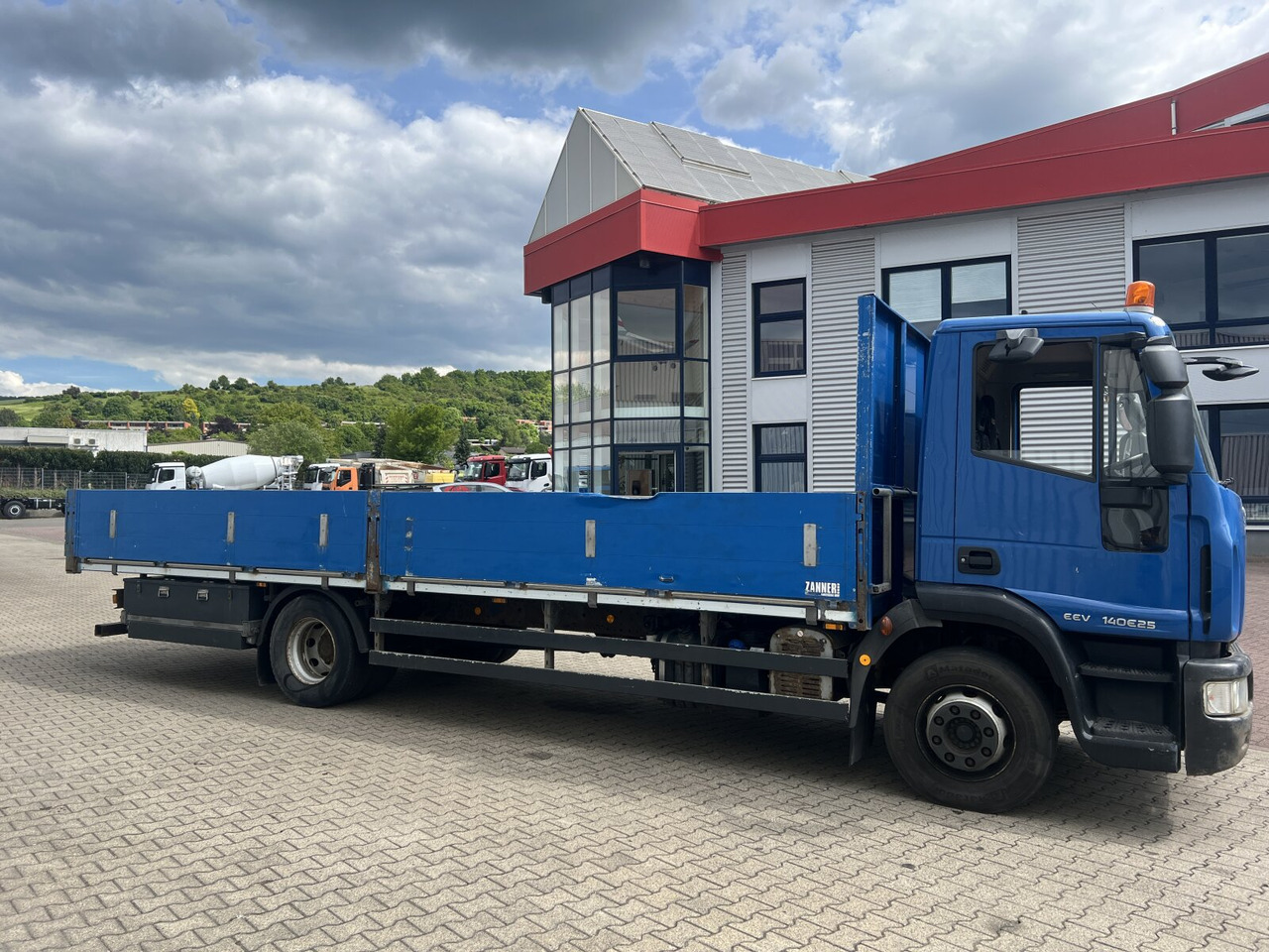 Camion plateau Iveco EuroCargo ML140E25/P 4x2 EuroCargo ML140E25/P 4x2, EEV, 6-Zylinder, 2x AHK: photos 9